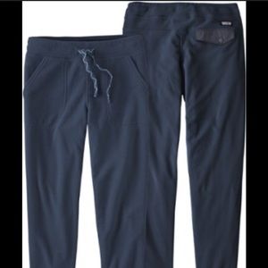 Patagonia BLACK fleece pants - large